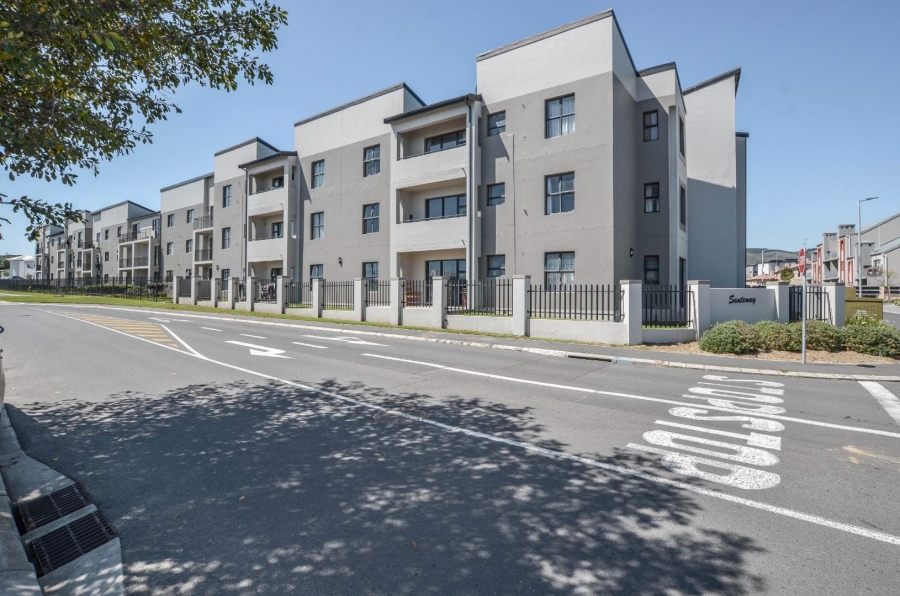 1 Bedroom Property for Sale in Burgundy Estate Western Cape